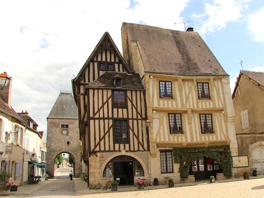 La Petite Etape Aux Vins Appartement Noyers-sur-Serein Buitenkant foto