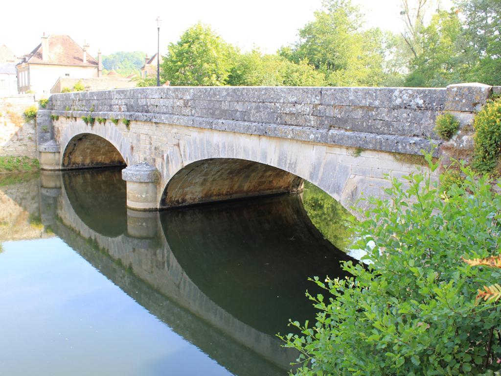 La Petite Etape Aux Vins Appartement Noyers-sur-Serein Buitenkant foto